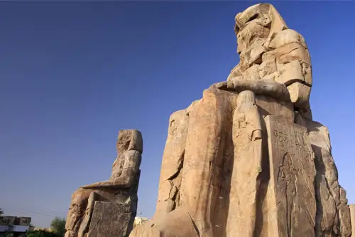 Colossi of memnon