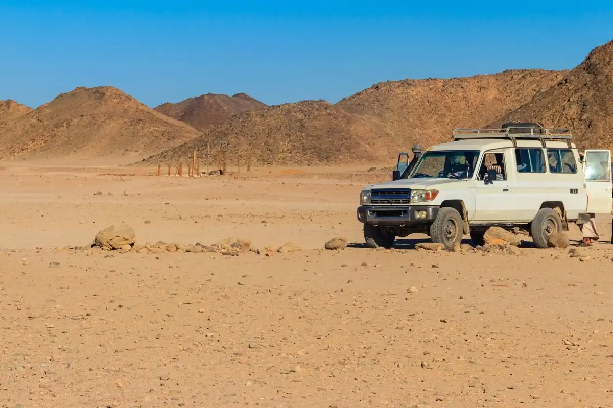 Budget Luxor Bedouin Desert Safari Tours by JEEP 4X4