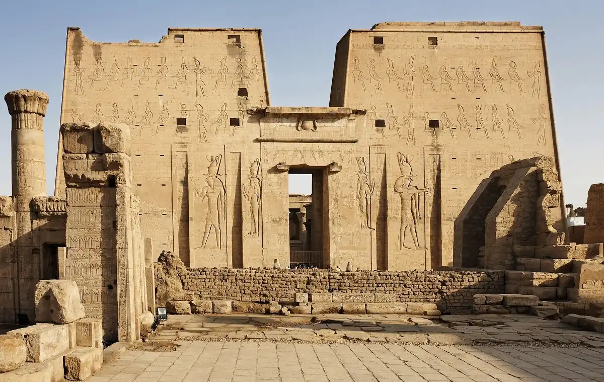 Day Trip to Kom Ombo and Edfu Temples From Aswan