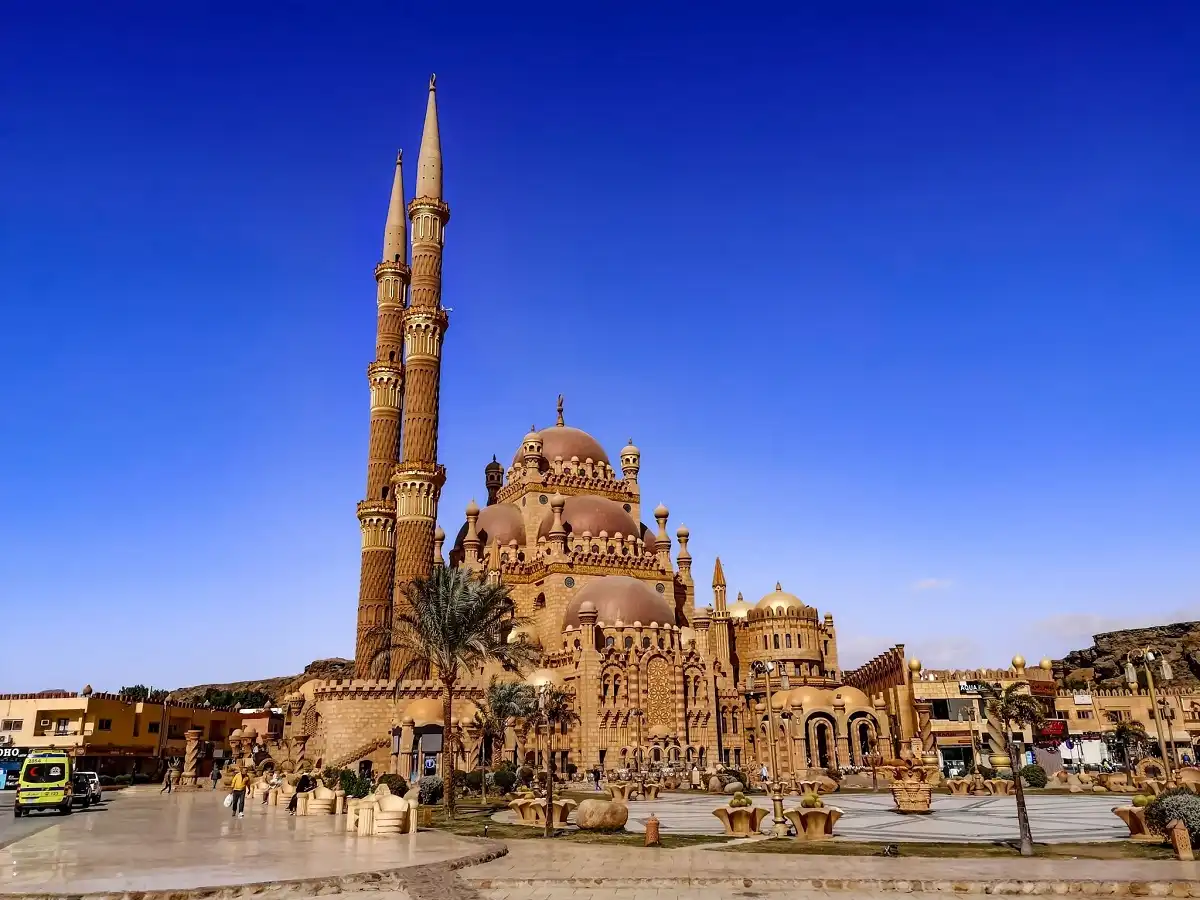 Private City Tours in Sharm El Shiekh Visit Al Sahaba Mosque and Soho Square